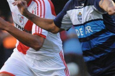 River arranca su sue�o en el Bosque de La Plata, ante Gimnasia