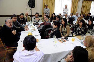 Cama�o: "Hay que abrirles las puertas a los j�venes"