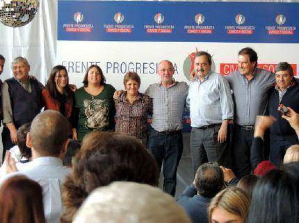 Alfons�n convoc� a los vecinos a votar por la lista de Albertito Rodriguez y Tato Serebrinsky 