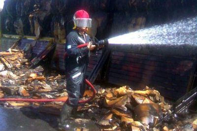 Incendio con p�rdidas parciales de una vivienda en Barrio Vipermun