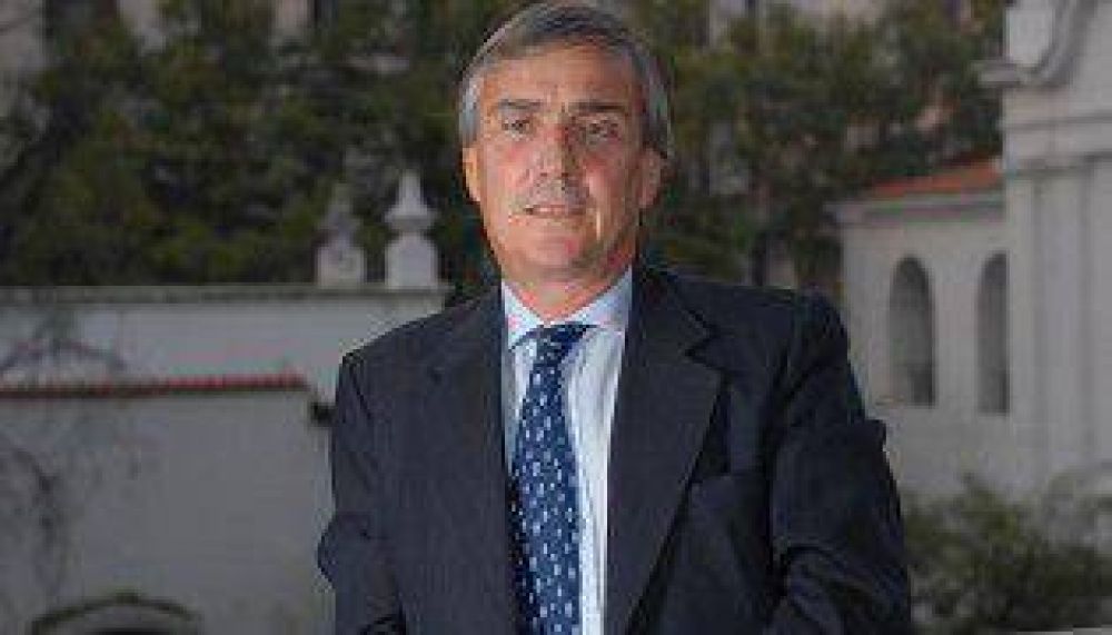 Gonz�lez contra CFK por hacer campa�a con actos de Gobierno
