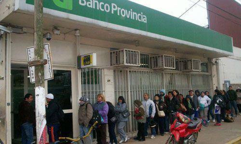 Clientes del Banco Provincia tambi�n padecen los cortes de luz