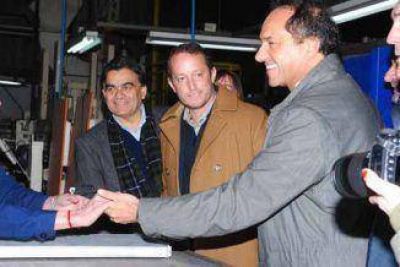 Scioli e Insaurralde recorrieron industrias recuperadas de Quilmes
