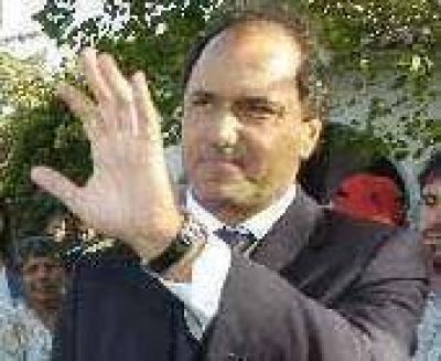 Scioli asegur� que acompa�a a Kirchner "para dar un mensaje claro de compromiso"