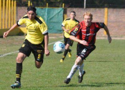 Flandria comenz� el campeonato perdiendo con Defensores de Belgrano