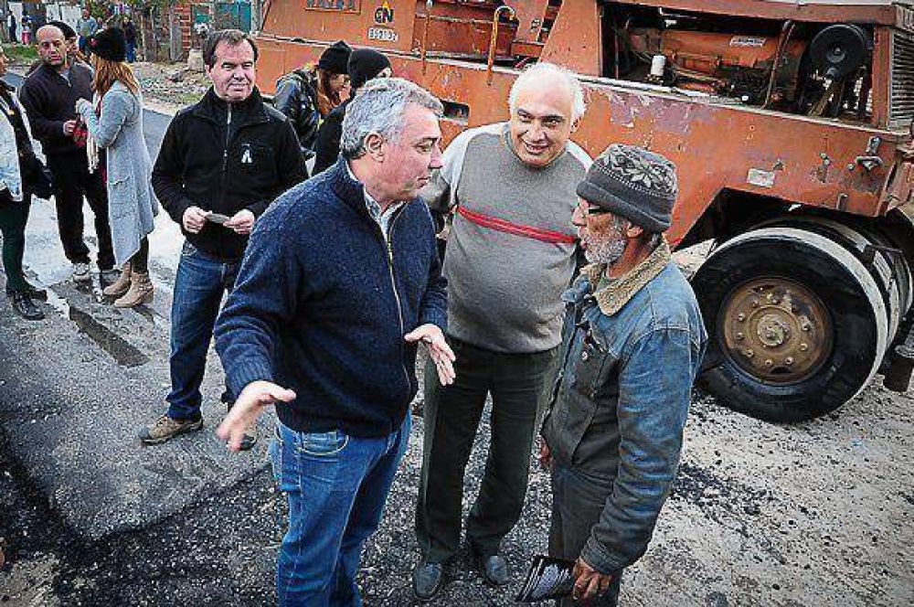 Candidatos del Frente Renovador hablaron con los vecinos de Tigre
