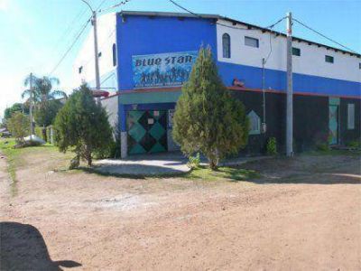 Cuatro j�venes fueron detenidos tras graves disturbios frente a una confiter�a bailable