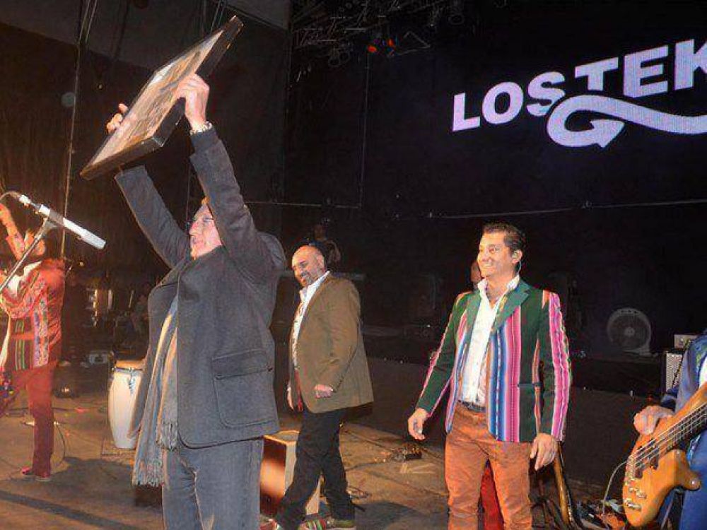 Disco de Oro de Los Tekis para los juje�os