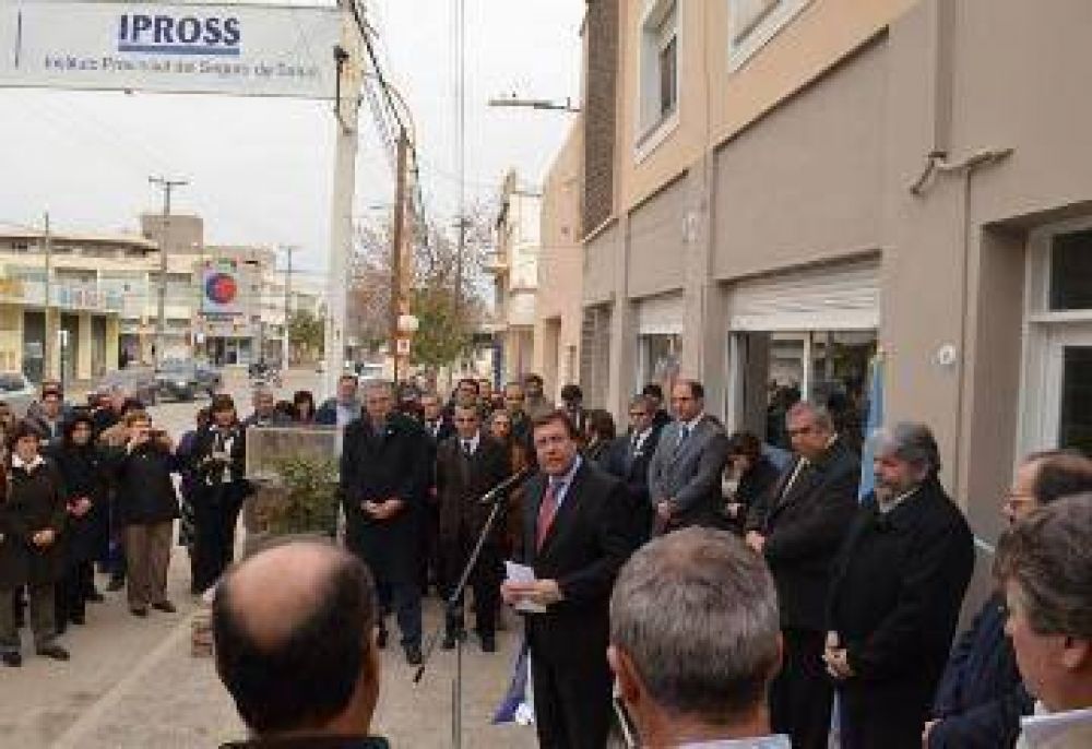 R�o Negro paga 320 sueldos pol�ticos en el Ejecutivo