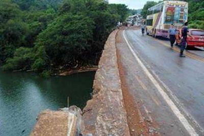 M�s de diez heridos en choque frontal cerca del puente en curva de Piray