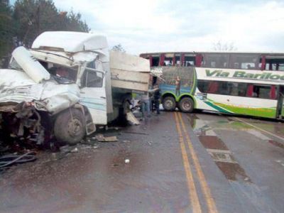 Sigue internado camionero brasile�o que choc� contra un colectivo