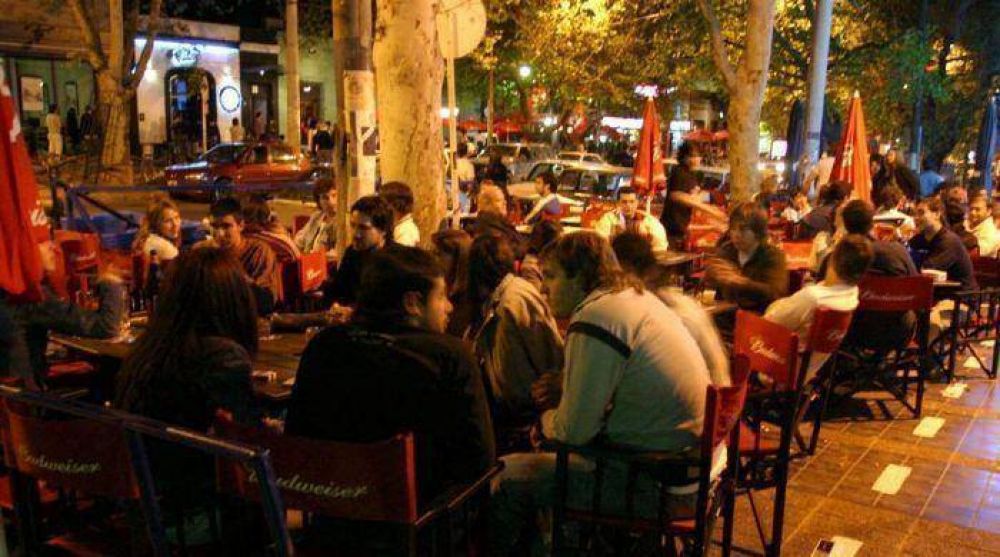 Restaurantes y bares con 25% de empleos irregulares
