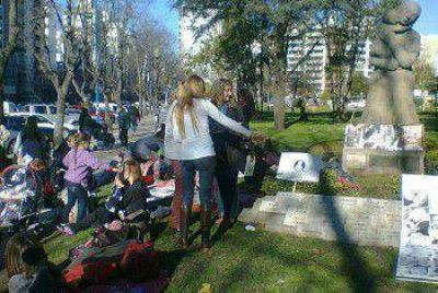   Realizaron una �teteada� en Plaza Mitre