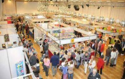 Unas 10 mil personas visitaron la Feria del Libro que se realiz� en la C�mara Empresaria