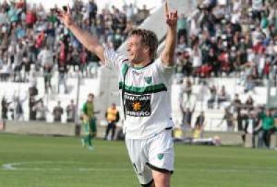 Meti� el debut en su bolsillo