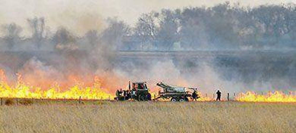 Cinco incendios y solo tres bomberos 