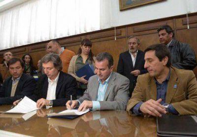 El gobernador mendocino pas� por San Rafael y ratific� el proyecto de trasvase