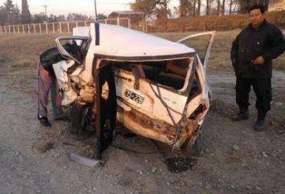 Un joven fue atropellado mientras empujaba su auto