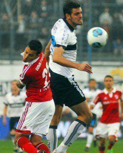 Gimnasia volvi� con todo y super� a River en La Plata