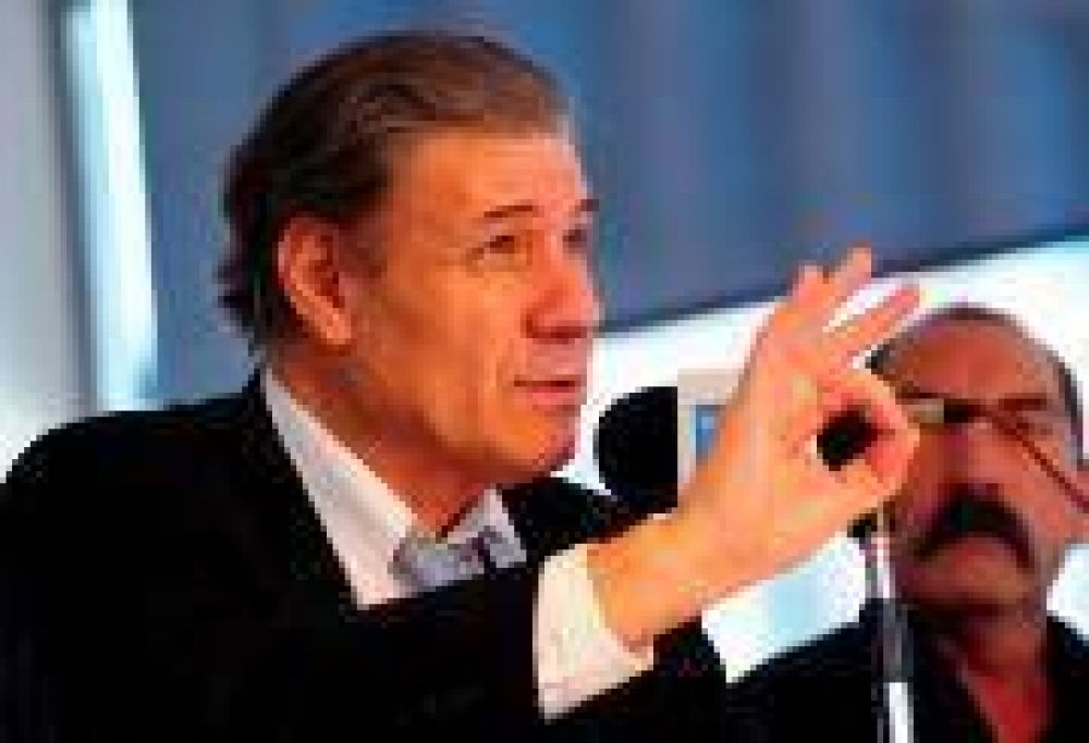 Convocan a marcha en apoyo a V�ctor Hugo tras la denuncia de Magnetto