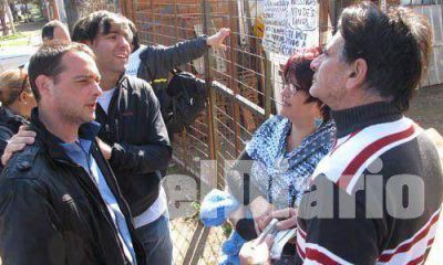 Domingo de campa�a: Diego Bossio camin� por Villa Rosa