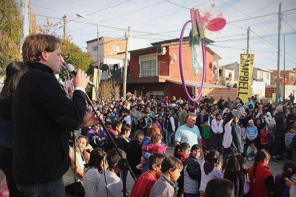 Campbell festej� el "D�a del Ni�o" con m�s de 500 chicos en Virreyes
