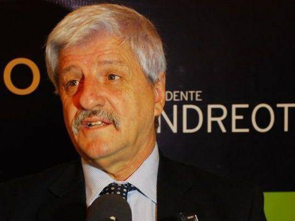 Luis Andreotti le contest� a Berni