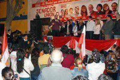 Uni�n por Chaco cerr� la jornada con un importante acto en Villa Angela