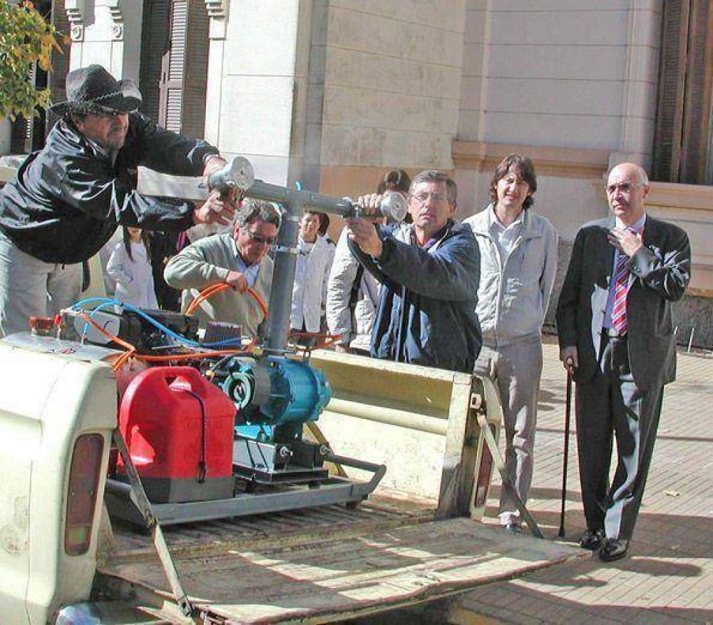 Saladillo present� equipo fumigador