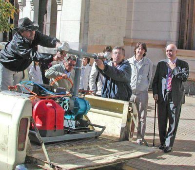 Saladillo present� equipo fumigador