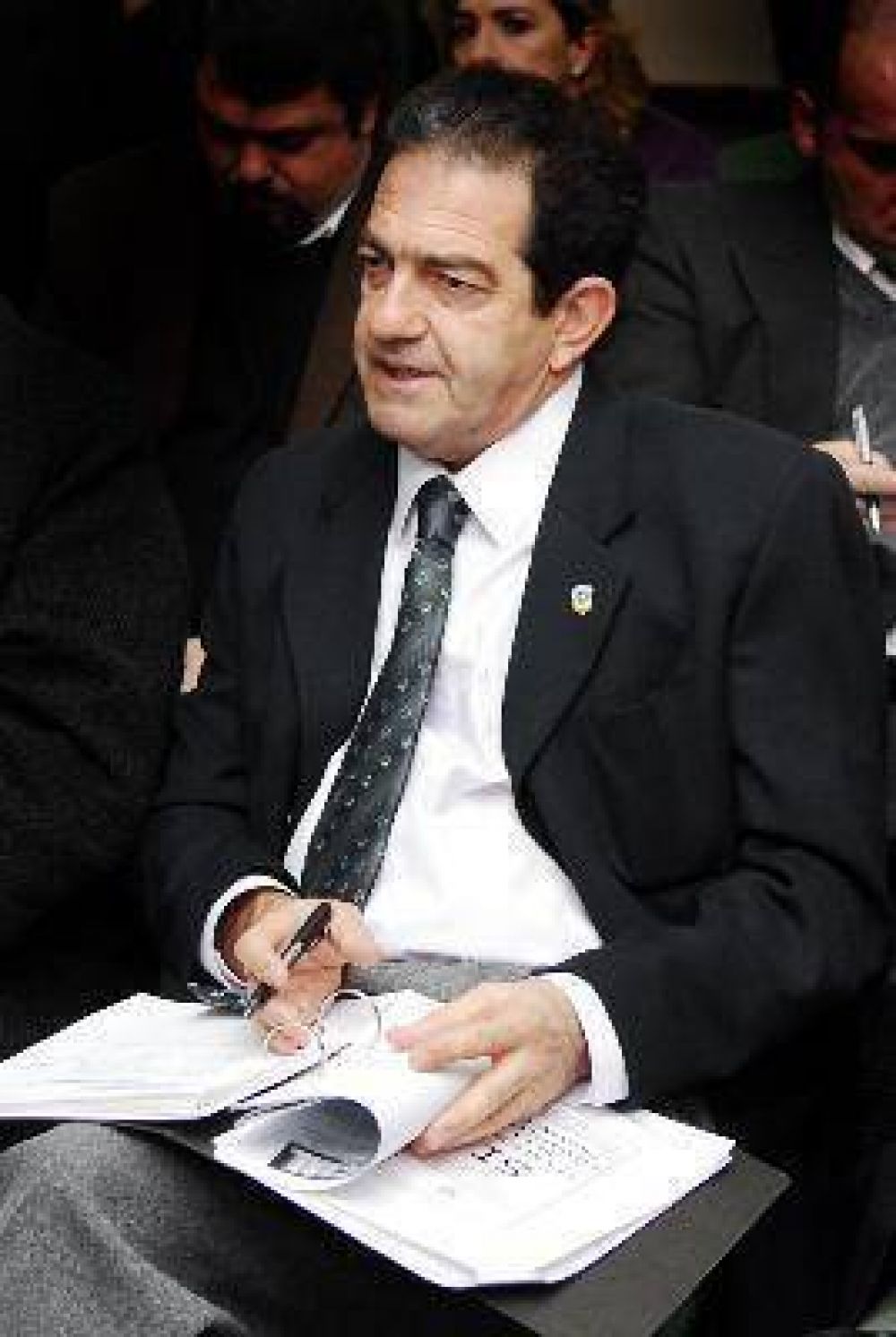 Procesan a Carosio y le impiden salir de Viedma