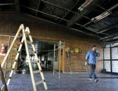 Tampoco hoy habr� clases en la escuela que se incendi�