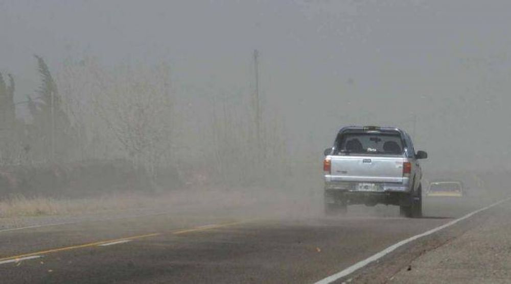 El Zonda seguir� soplando hoy y la m�xima superar� los 25�