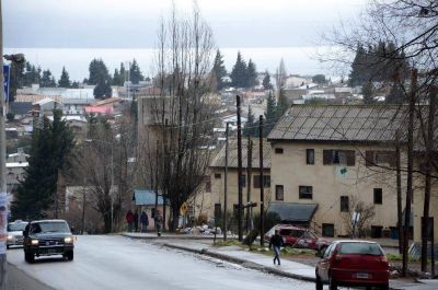 Detienen a dos j�venes, secuestran armas y drogas en allanamiento
