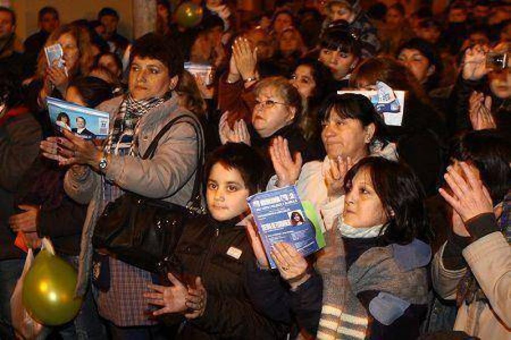 Ferraresi acompa�� a los candidatos del FPV de Avellaneda en Dock Sud