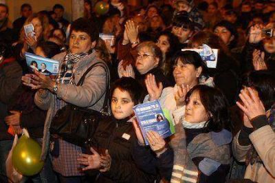 Ferraresi acompa�� a los candidatos del FPV de Avellaneda en Dock Sud