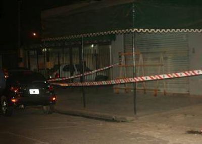 Roban a una mujer embarazada y le pegan un tiro