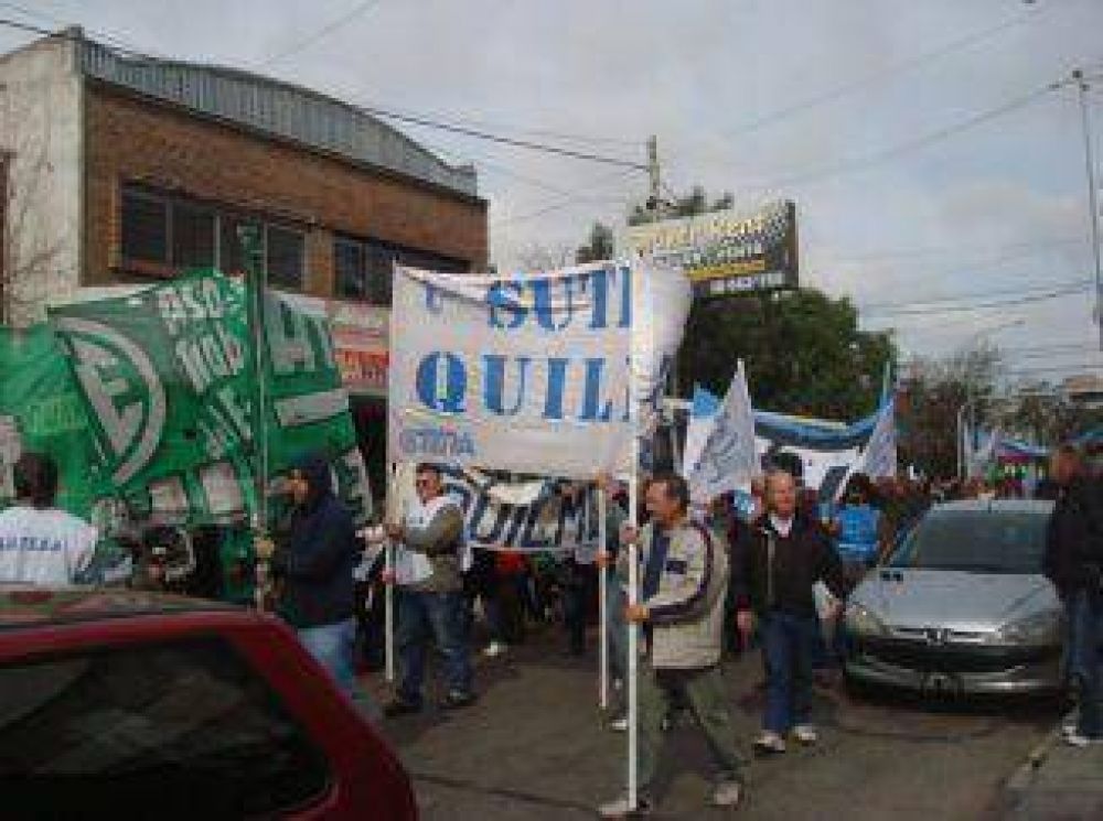 Frente de Gremios Estatales de Quilmes unifican medida de fuerza