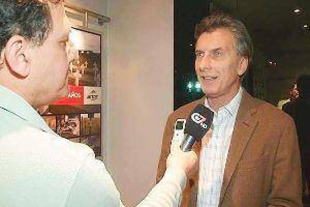 Maurico Macri prometi� que a partir del 2015 dotar� a Santiago de mayor infraestructura