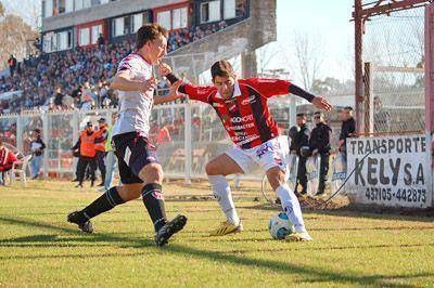 Mazza le dio el triunfo a Douglas en el arranque de la Primera B Nacional