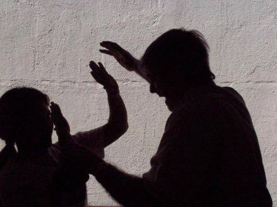 Una adolescente denunci� que era agredida por sus padres y pidi� protecci�n a la Justicia