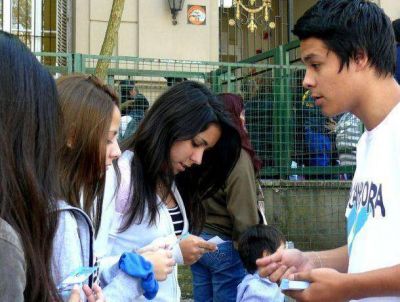 Los adolescentes se dividen entre ir o no a votar