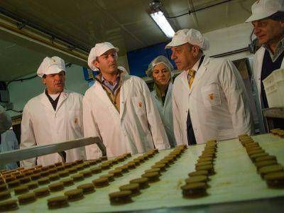 INSAURRALDE, CURUCHET Y FERRO RECORRIERON LA F�BRICA DE HAVANNA