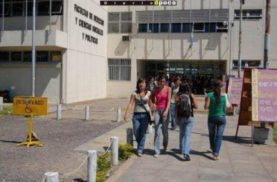 Cada vez son menos los estudiantes de la regi�n que ingresan a la universidad