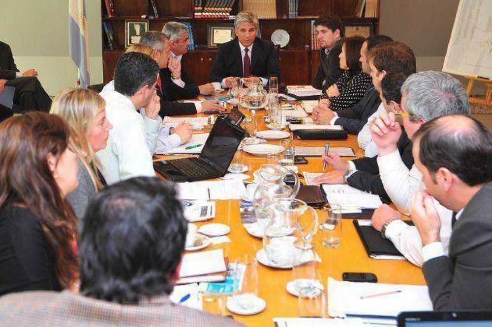 El gobernador coordin� la reuni�n de gabinete de ministros