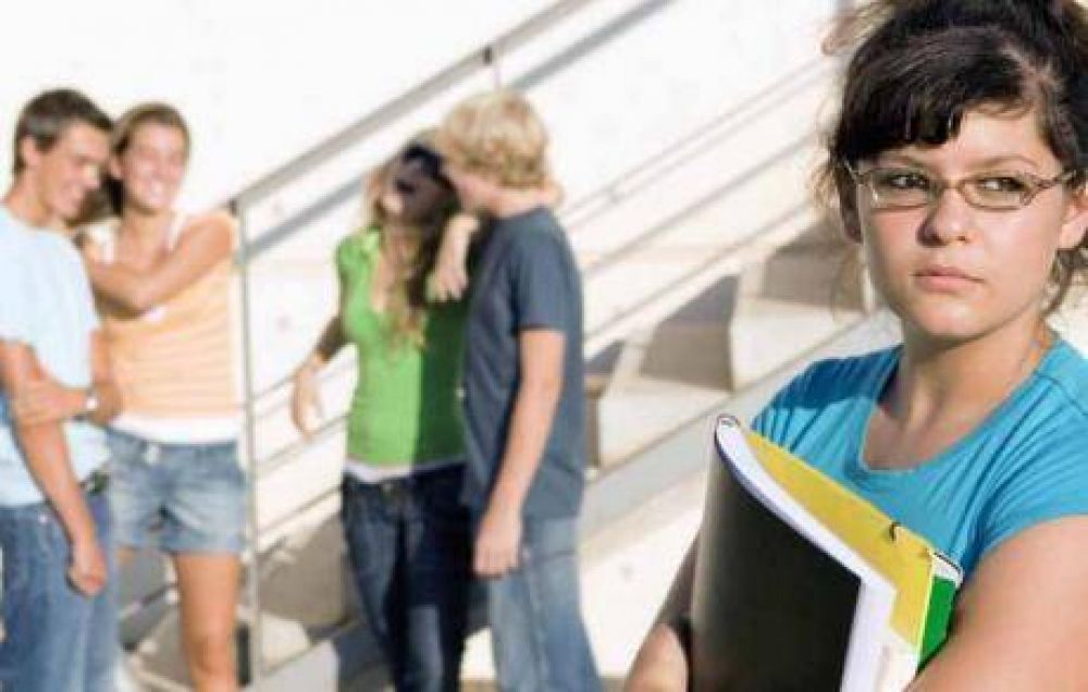 La agreden �por cheta� a la salida de la escuela