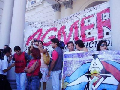Denunciaron la �traici�n� de tres congresales de Agmer