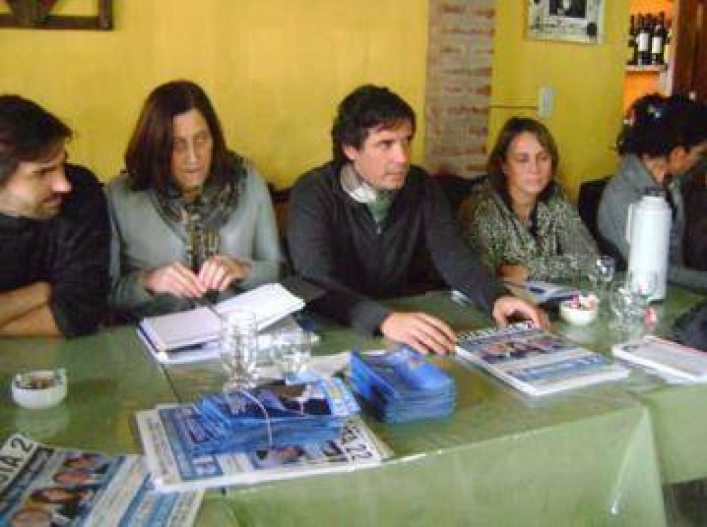 Visita de precandidatos del FpV a la f�brica TRAFER