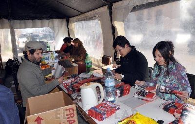 UCR: tras el incendio, trabajan en una carpa en el lugar