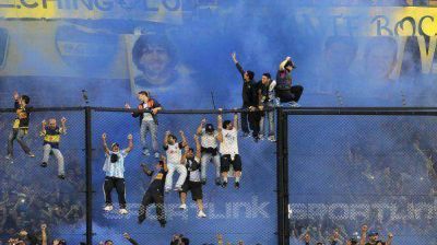 Dos polic�as fueron detenidos por presuntos v�nculos con la barra de Boca